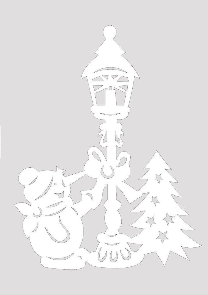 Снеговик с фонарем и елочкой