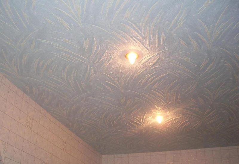 Потолок коридора в хрущевке с точечными светильниками