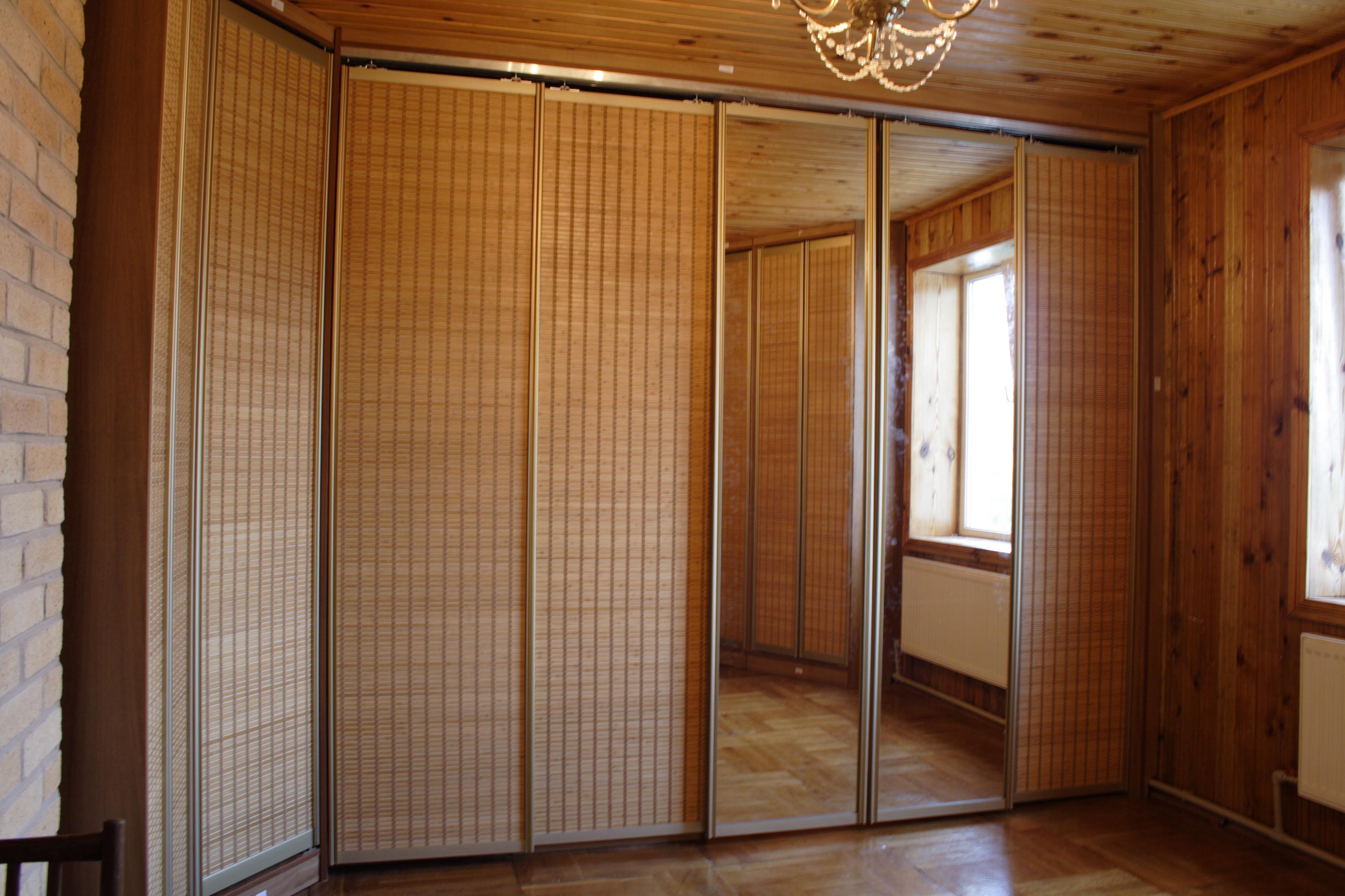 Шкаф с фасадом бамбук