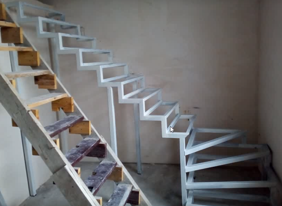 Металлические межэтажные лестницы