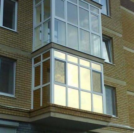 Балкон с зеркальной тонировкой