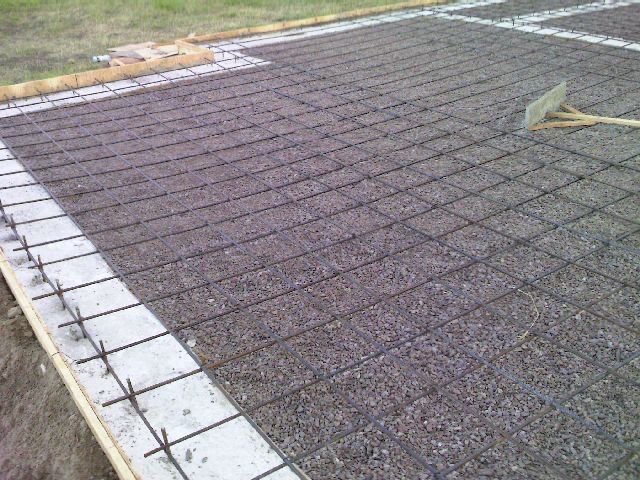 Подготовка к заливке бетонного пола