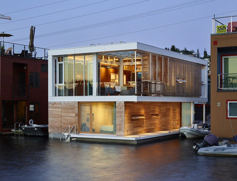 Floating house in Seattle by Vandeventer + Carlander Architects,